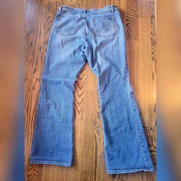 Jones Wear Jeans - Picture 2 of 6